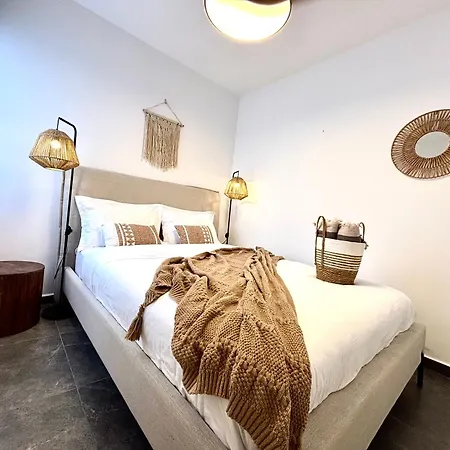 Sea View 2-bedroom In Port