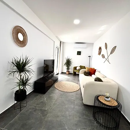 Sea View 2-bedroom In Port 公寓 *