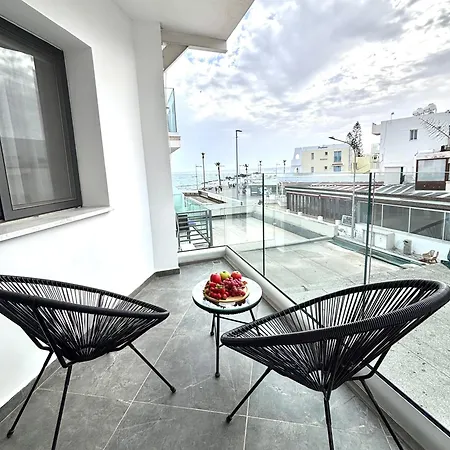 Sea View 2-bedroom In Port *
