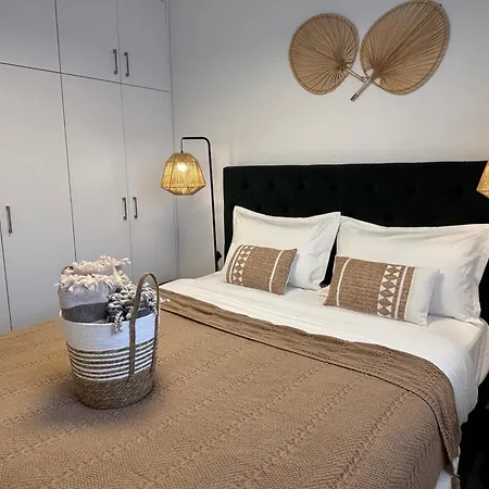 Sea View 2-bedroom In Port 公寓
